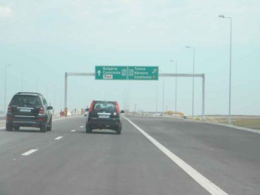 Atenţie, şoferi! Autostrada Soarelui, blocată temporar de un transport agabaritic
